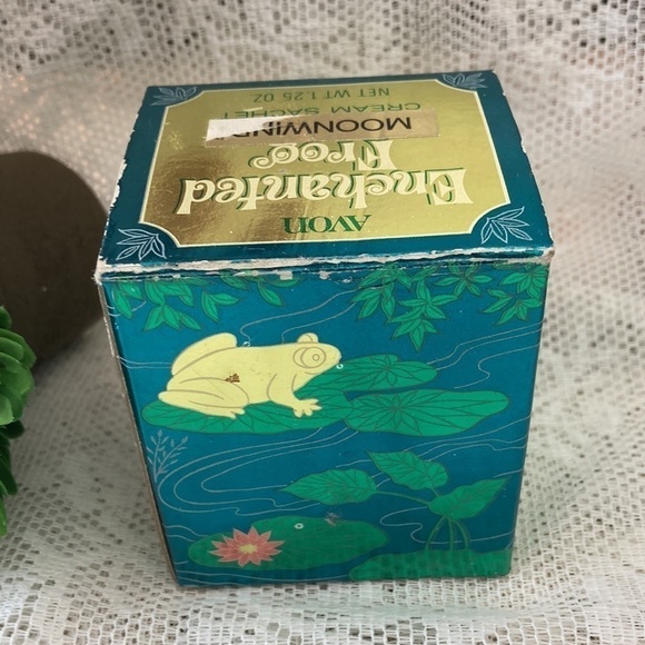 Vintage Avon Enchanted Frog Cream Sachet empty/with box. Good Vintage Condition - Picture 8 of 9